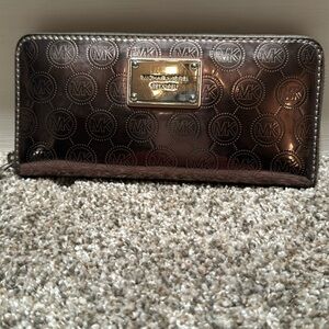 Michael Kors zipper wallet